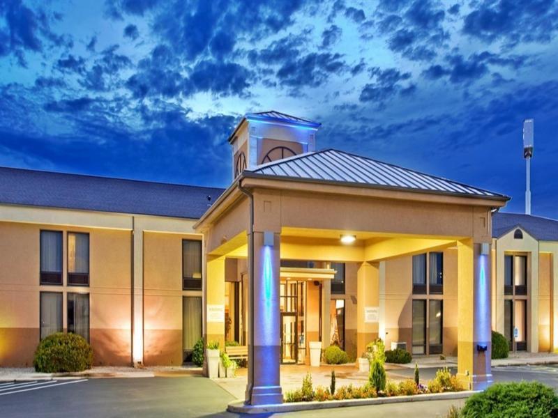Holiday Inn Express Marshfield - Springfield Area By Ihg Екстер'єр фото