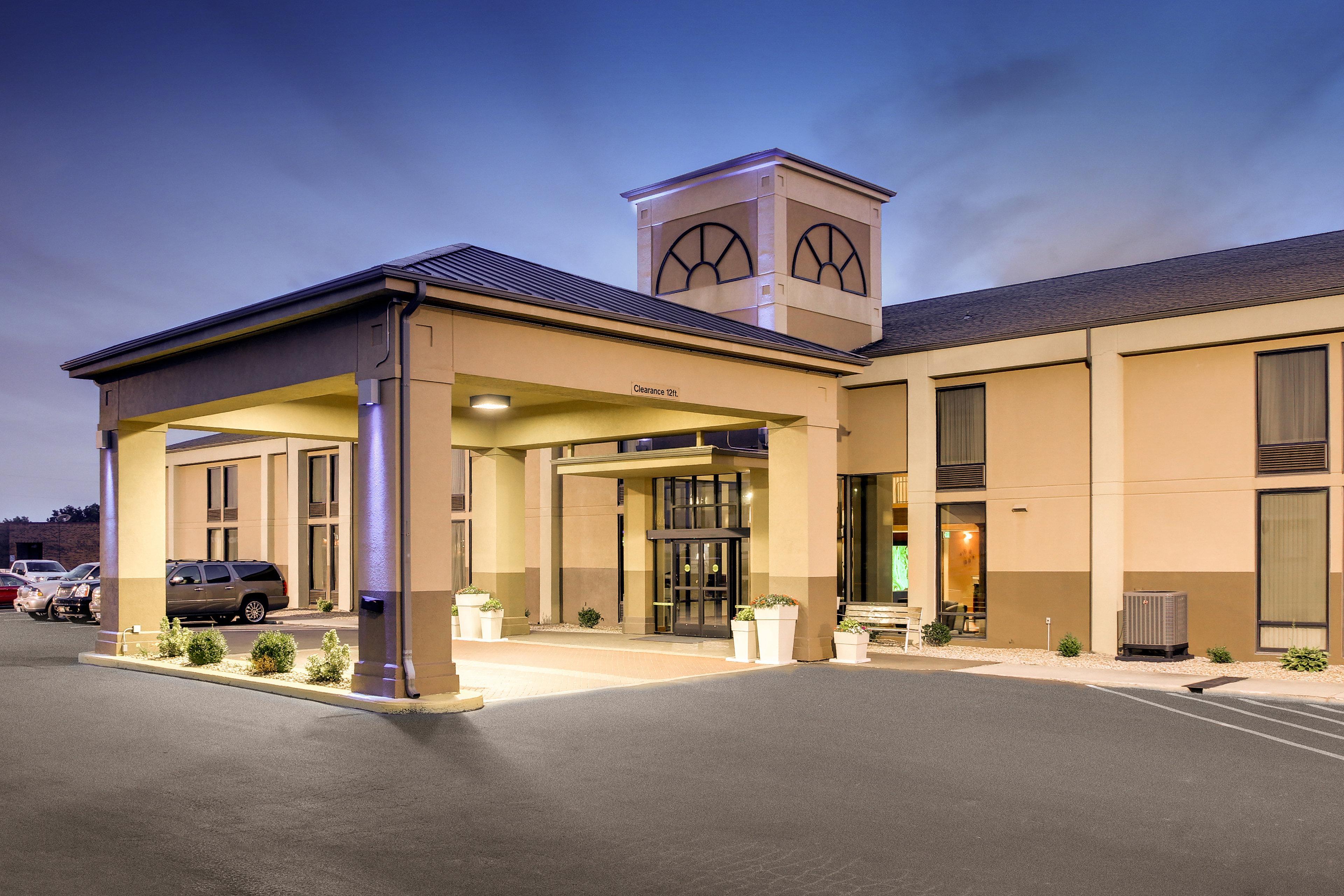 Holiday Inn Express Marshfield - Springfield Area By Ihg Екстер'єр фото