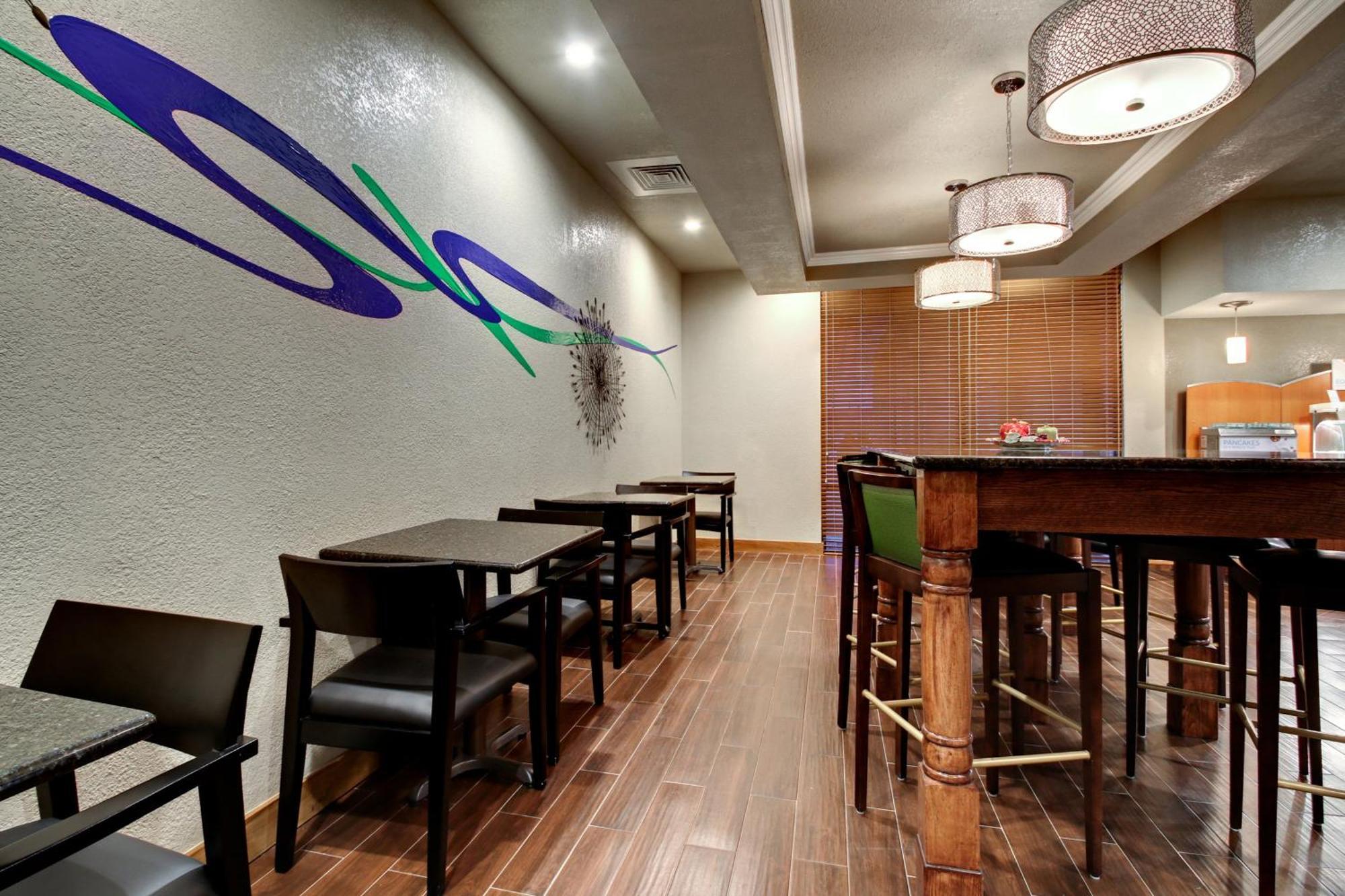 Holiday Inn Express Marshfield - Springfield Area By Ihg Екстер'єр фото