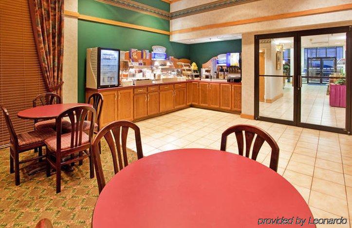 Holiday Inn Express Marshfield - Springfield Area By Ihg Ресторан фото